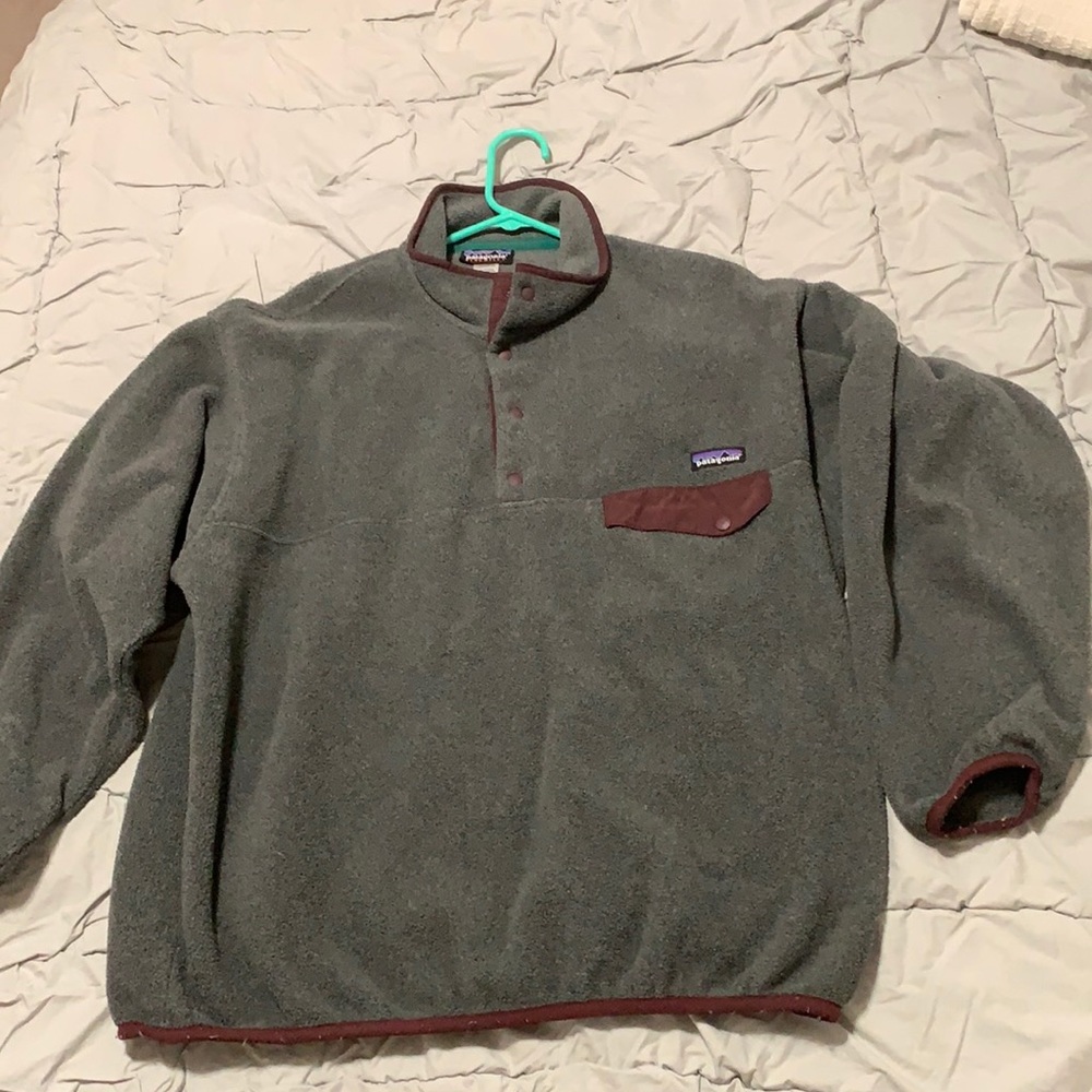 Patagoni Charcoal and Maroon Crew Neck Sweater